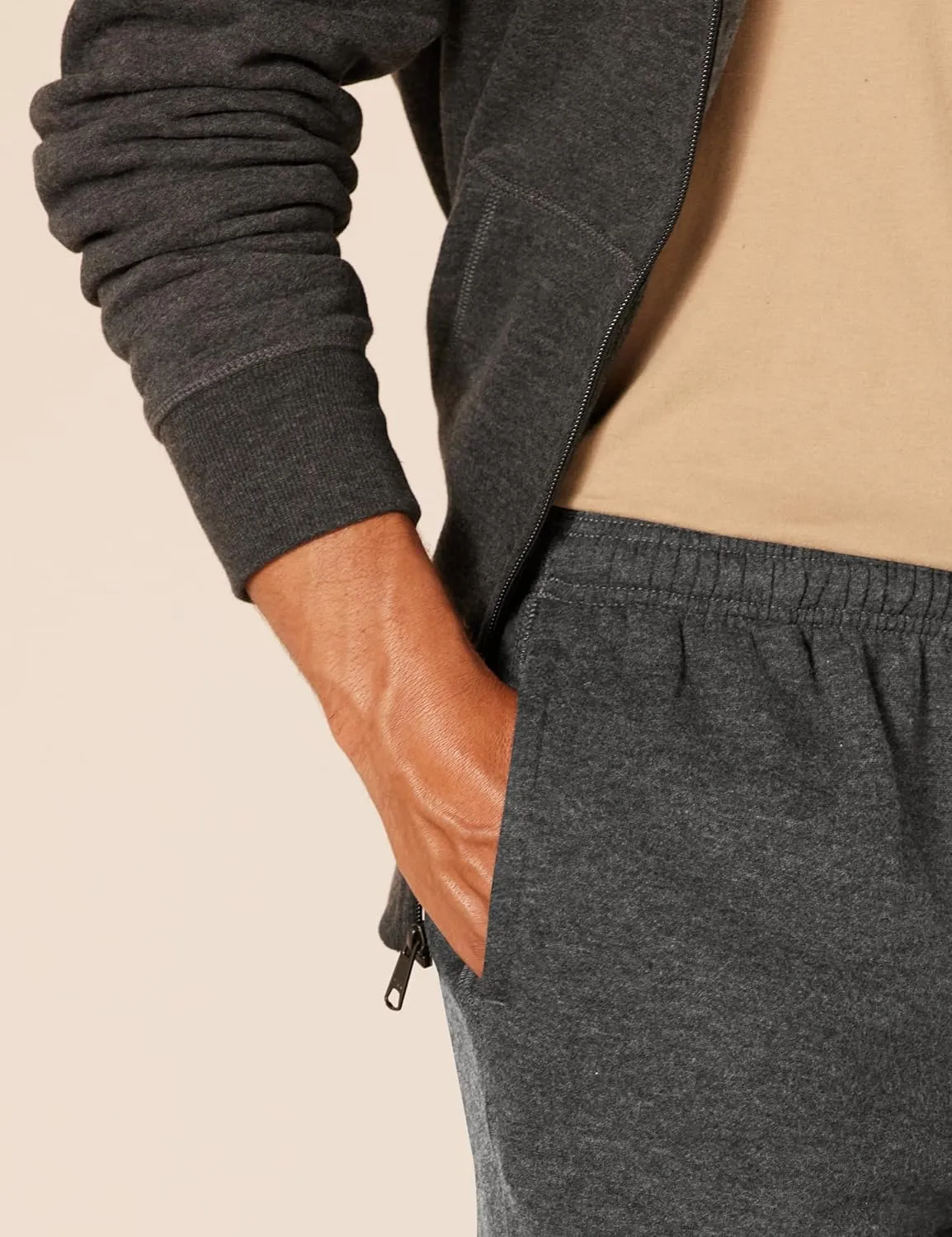 Amazon Essentials Men's Fleece Open Bottom Sweatpant (Available in Big & Tall)