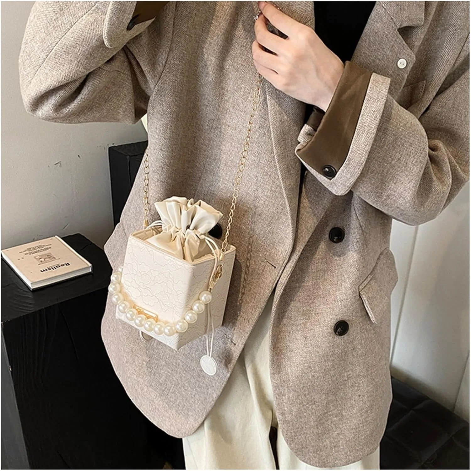 Ladies bucket bag Pearl portable handbag