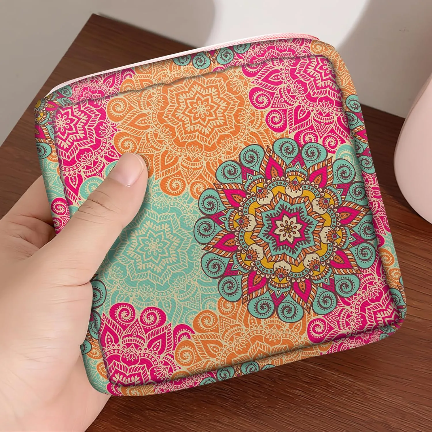 Travel Makeup Bag, Cute Cosmetic Bag Toiletry Bag for Women, Mini Make Up Pouches, Purse Cosmetic Organizer Cute Colorful Paisley